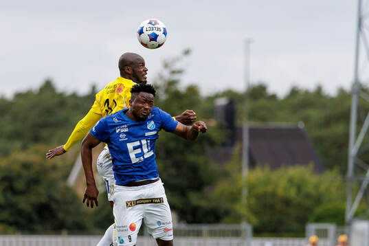 Falkenbergs Hugo Komano och Norrbys Azeez Temitope Yusuf