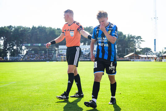 Domare Adam Ladebäck och Sirius Otso Liimatta
