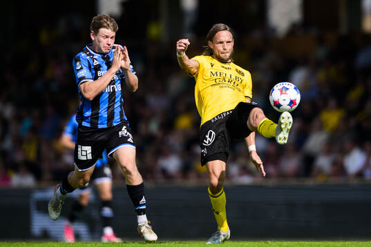 Sirius Victor Svensson och Mjällbys Tom Pettersson