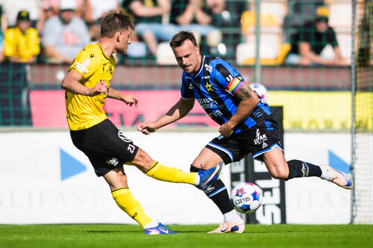 Mjällbys Aki Samuelsen och Sirius Henrik Rönnlöf