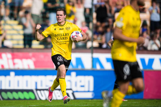 Mjällbys Jacob Bergström jublar