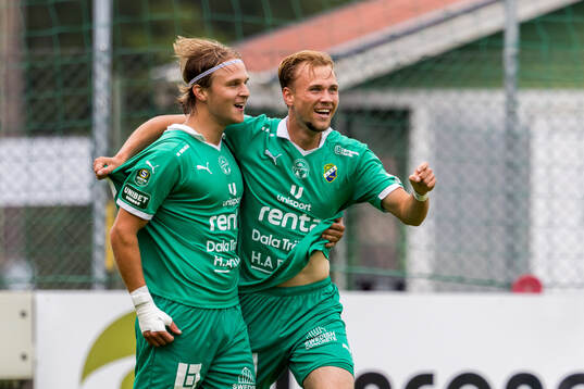 Ljungskiles William Nilsson och Vilmer Tyrén jublar
