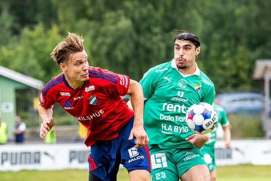 Östers Matias Tamminen och Ljungskiles Mehmet Uzel