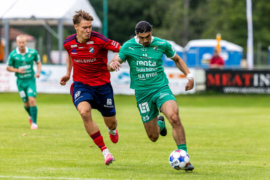 Östers Matias Tamminen och Ljungskiles Mehmet Uzel