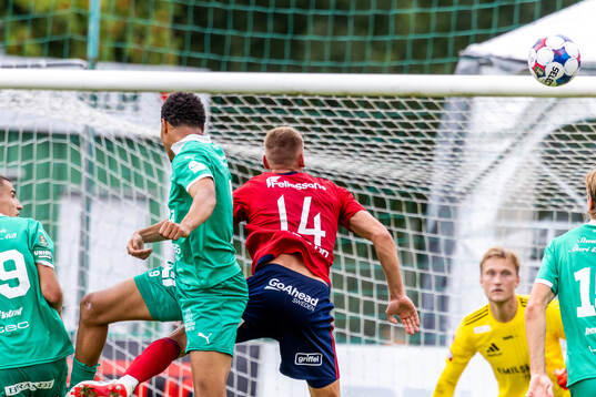 Ljungskiles Alex Rasheed och Östers Dennis Olsson
