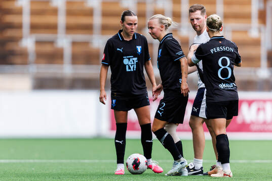 Malmö FFs Nathalie Hoff Persson har ont