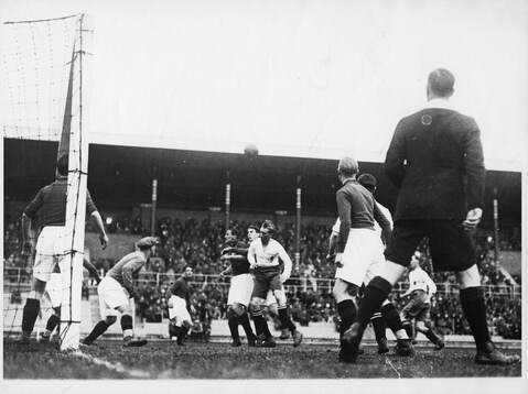 Fotboll, Stockholmslaget mot ett engelskt 1928. Stockholm,