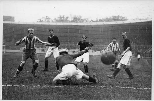 Stadion, AIK - Göteborgskamraterna. 1929. Editors note: