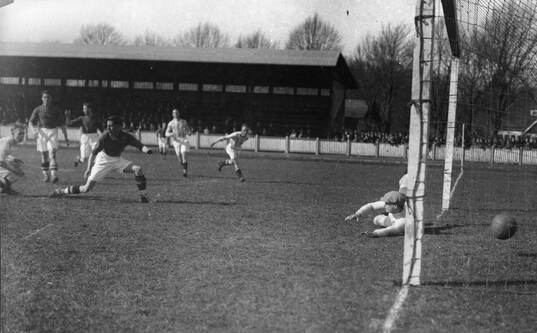 Trelleborgskamraterna gör mål på H.B. I. 14 april 1929.