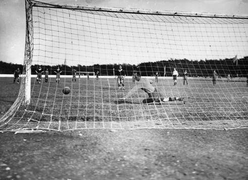 Fotboll, Limhamns IG - Stattena IF. Limhamns Ip. Straffmål