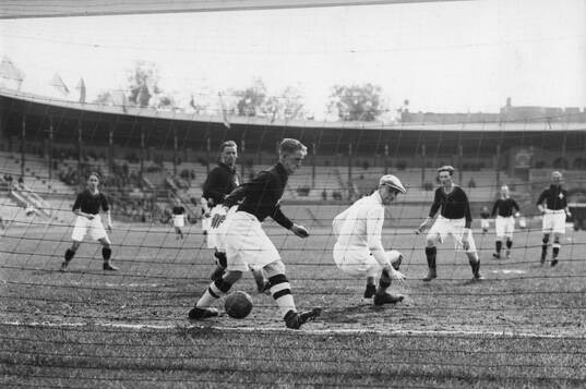 e målet. Stockholms Olympiastadion.  Fot.tävlan 1931.