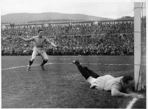 Fotboll, Oslo 1933. Landskamp Sverige - Norge. Matchens