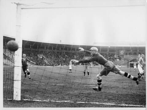 Fotboll, Reymersholm - Djurgården IF, div. II, 1933.