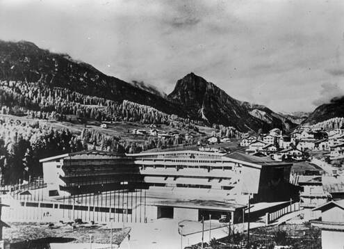 Bläddra bland fler bilder av OS 1956, Cortina