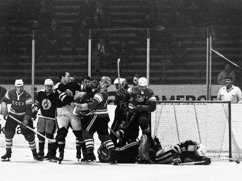 Bläddra bland fler bilder av Ishockey, Ahearne Cup, AIK - Sovjet