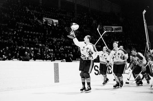 Nisse Nilsson, Leksand med pokalen när Leksand tackar