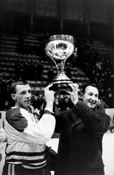 Nisse Nilsson, Leksand med pokalen och tränare Vladimir