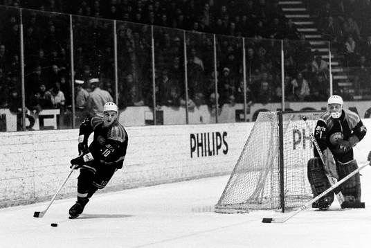 Brynäs med pucken
