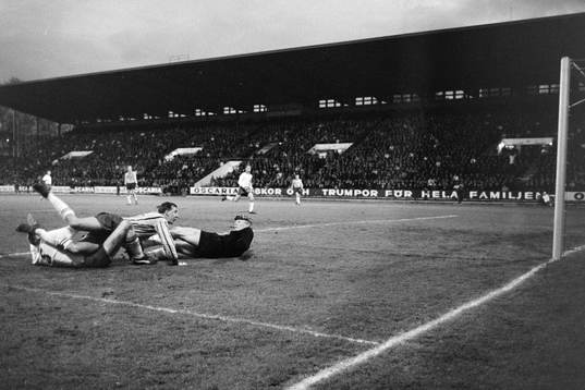 Kay Wiestål, Djurgården gör 0-1 på Bengt Lindström,