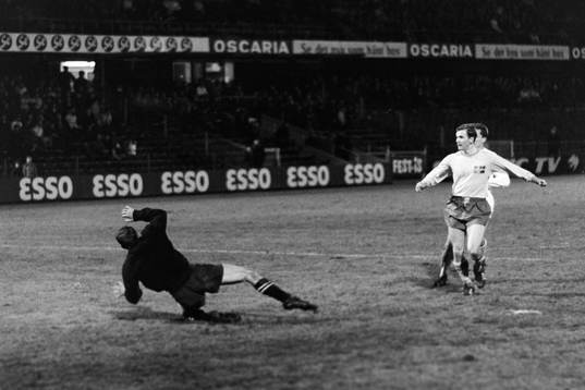 Bläddra bland fler bilder av Fotboll, Testmatch, Sverige - Ungern