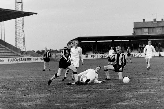 Tom Turesson, Hammarby på knä