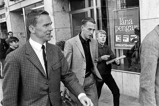 Agne Simonsson och Örjan Persson på väg till träning