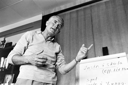 Bertil Lindqvist anlitades redan från början av