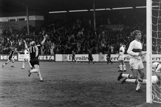 Bollen i mål Lennart Skoglund, Hammarby jublar