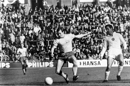 Inge Danielsson, Sverige med bollen