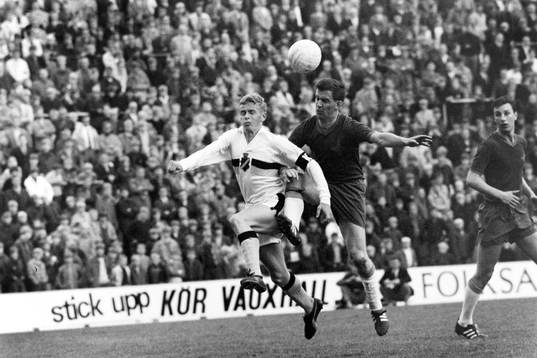 Jim Nildén, AIK är först på bollen