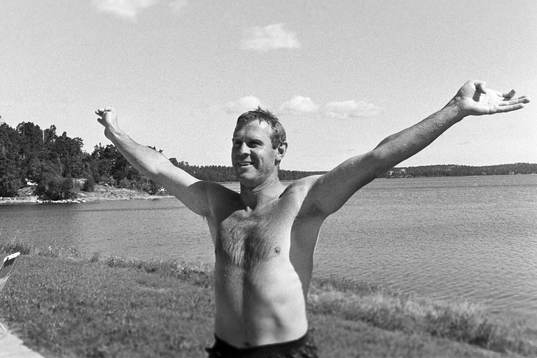 Sven Tumba kopplar av