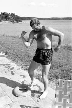 Sven Tumba kopplar av