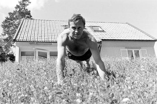 Sven Tumba kopplar av