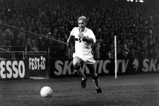 Björn Carlsson, AIK med bollen