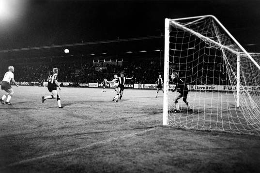 Situation framför Ronnie Hellström, målvakt i Hammarby