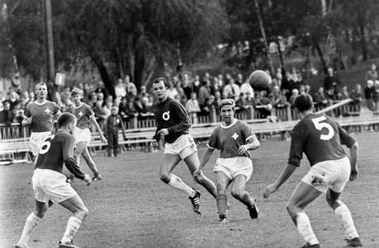 Kamp om bollen