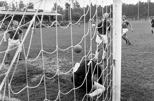 Situation framför degerfors målvakt