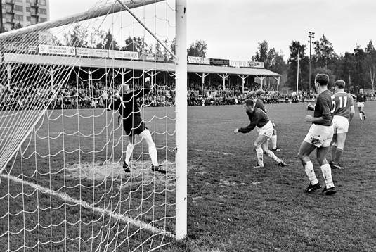 Situation framför degerfors målvakt