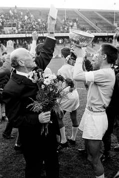 Ordförande Eric Persson och Anders Svensson, Malmö FF med