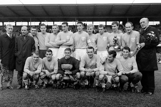 Malmö FF, svenska mästare. Bakre raden fr. v Egon