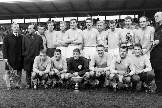 Malmö FF, svenska mästare. Bakre raden fr. v Egon