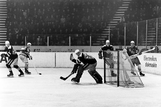 Leif Holmqvist, målvakt i AIK