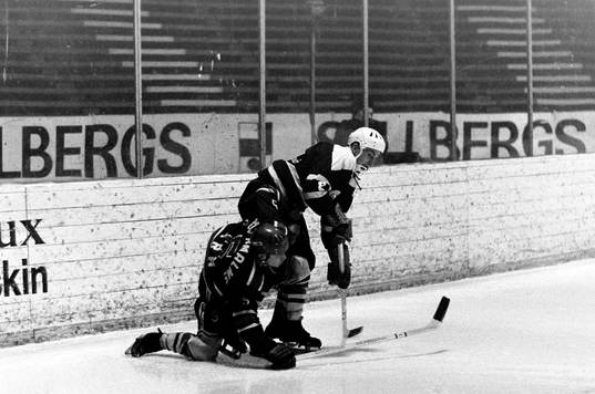 Tuff närkamp vid sargen