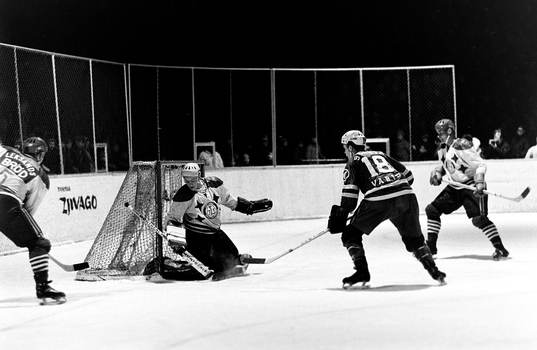 Situation framför leksands målvakt Christer Abrahamsson