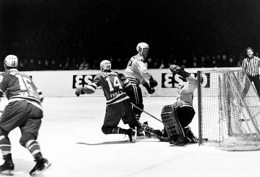 Situation framför leksands målvakt Christer Abrahamsson