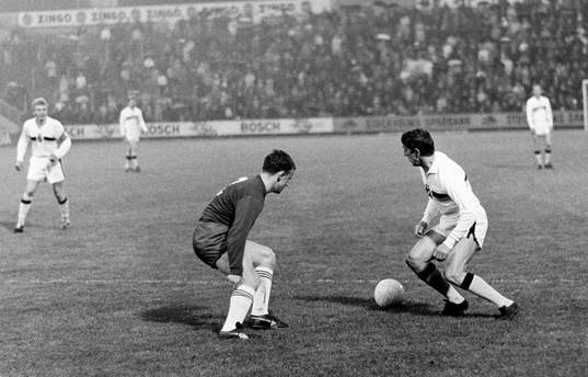 Lennart Backman, AIK med bollen