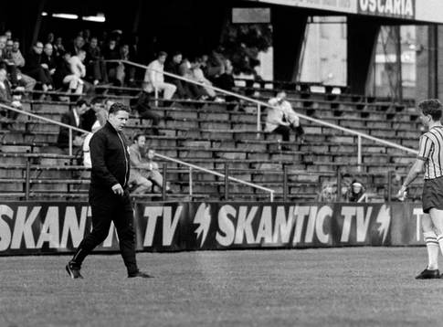Djurgårdens tränare Gösta Sandberg i samtal med Stig