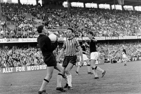 Claes Cronqvist, Djurgården framför Leif Hult, målvakt i