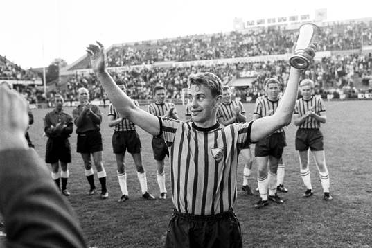 Stig Åkerström, Djurgården med en pokal