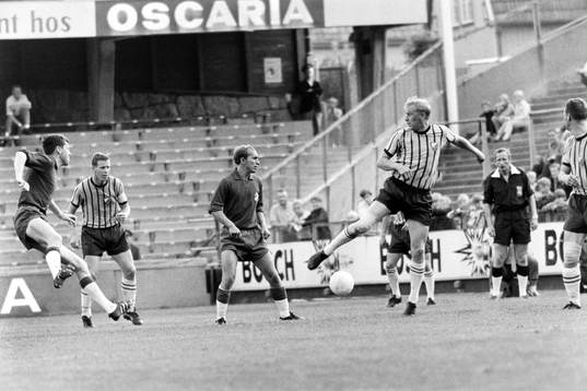 Olle Hellström, Djurgården med bollen
